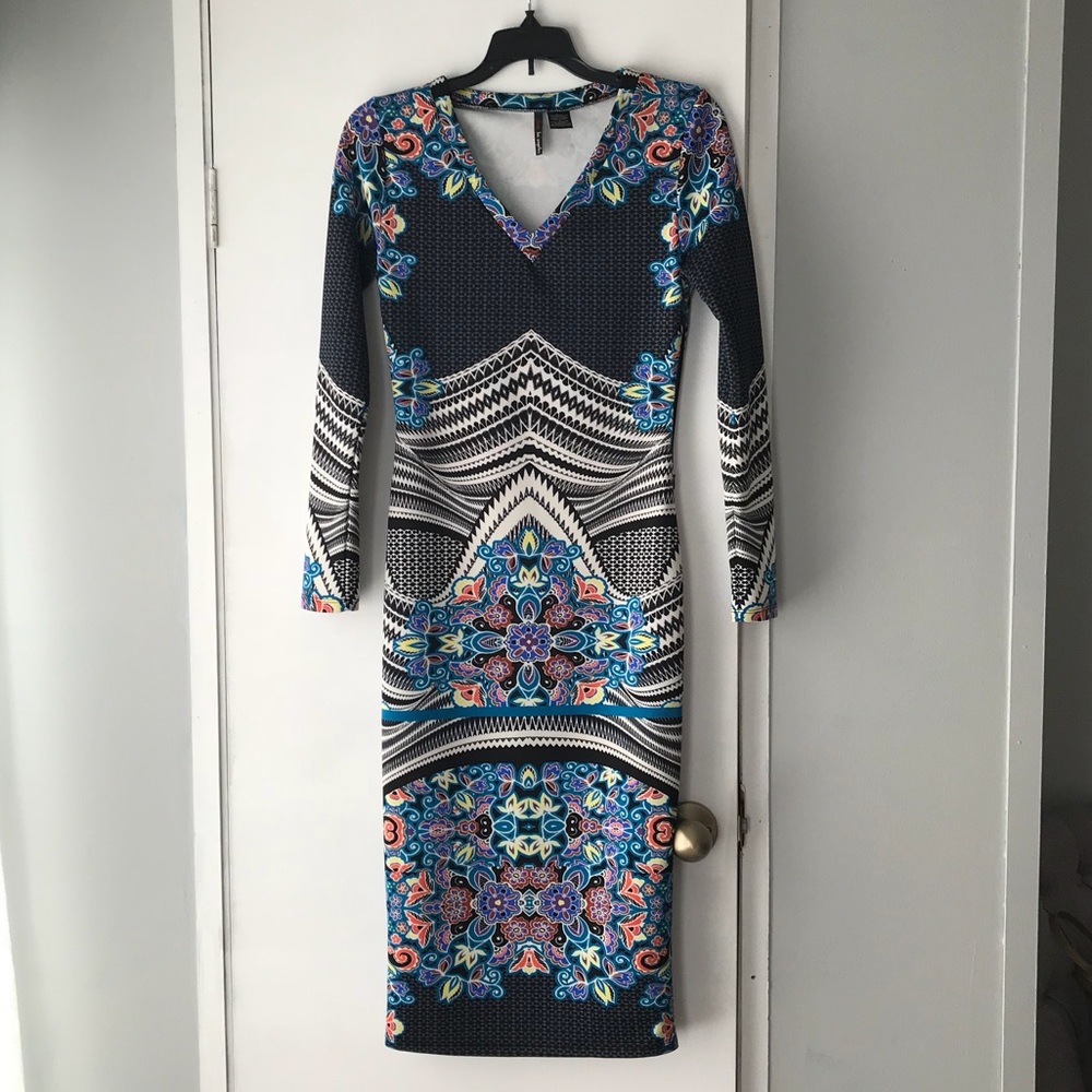 Long sleeved fitted Dress